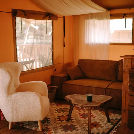 Freedolina Glamping * Lowyn
